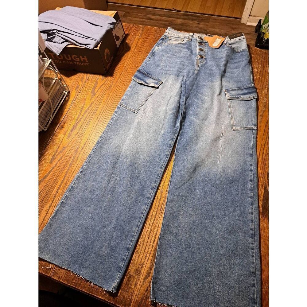 New Vibrant MIU Size 13 Waist 30 Blue Denim Wide Leg Raw Hem Cargo Blue Jeans